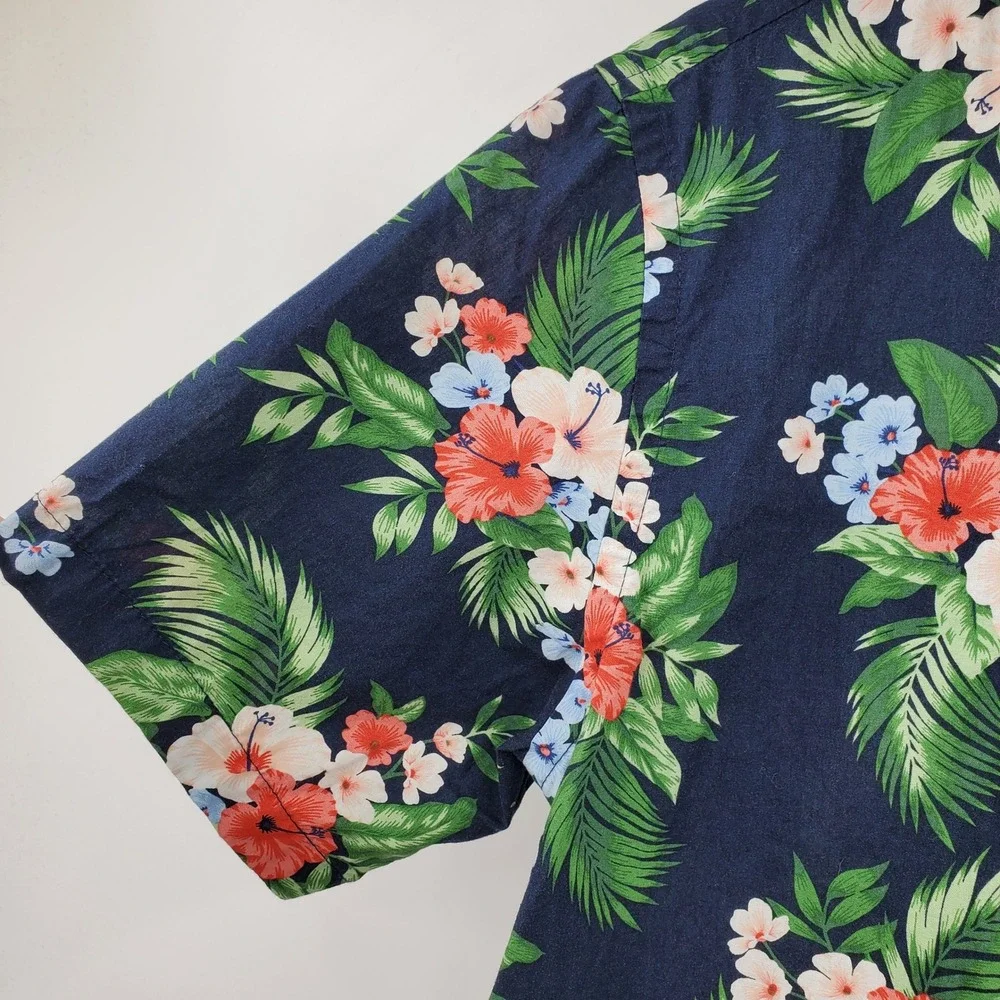 Old‎ Navy Mens Everyday Shirt Medium Navy Blue Tropical Floral Palm Button Down
